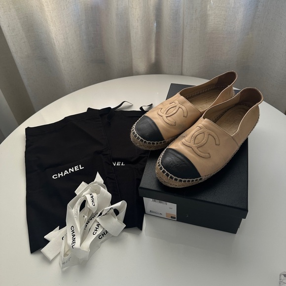 CHANEL Espadrilles Lambskin Beige & Black - Size 37 - Picture 3 of 7